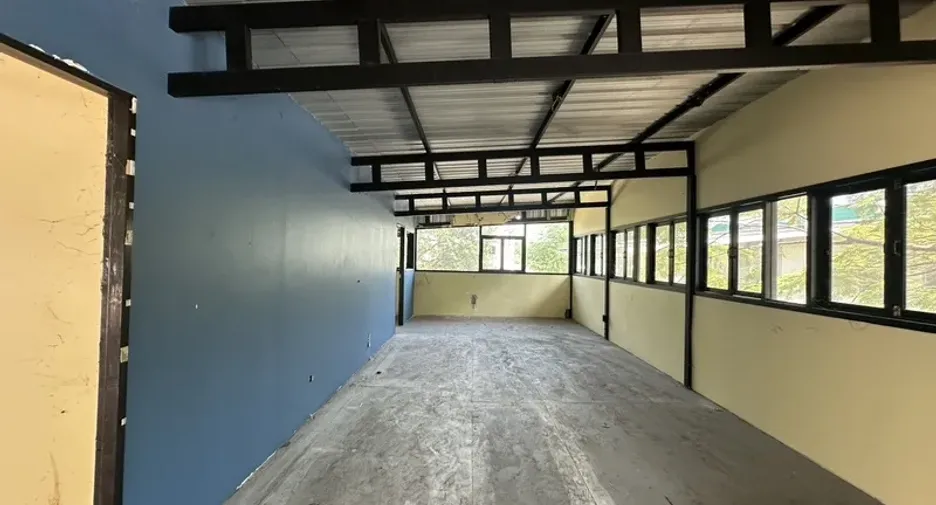 For rent warehouse in Watthana, Bangkok