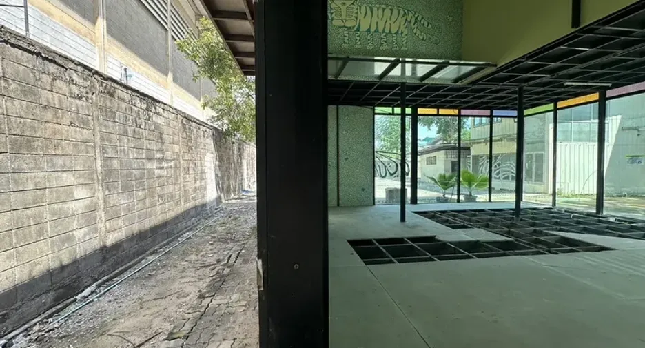For rent warehouse in Watthana, Bangkok