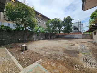 出租 商业空间 在 Watthana, 曼谷