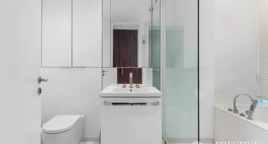 For sale 2 bedrooms condo in Pathum Wan, Bangkok