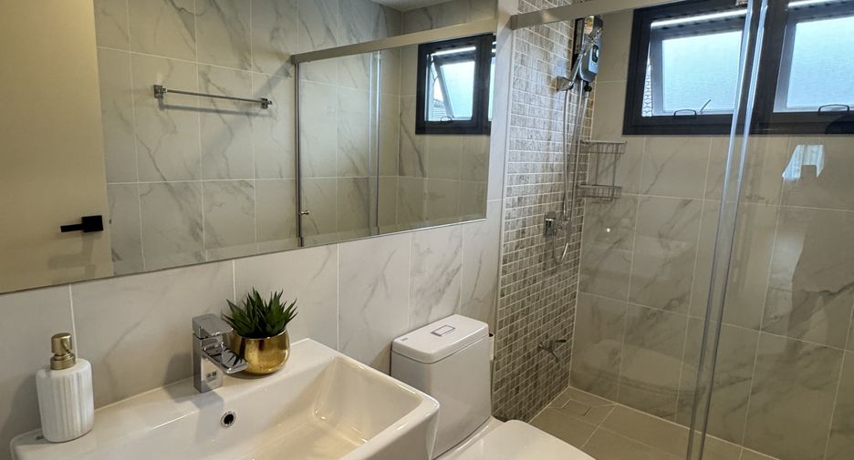 Casa en alquiler de 4 habitaciones en Mueang Phuket, Phuket