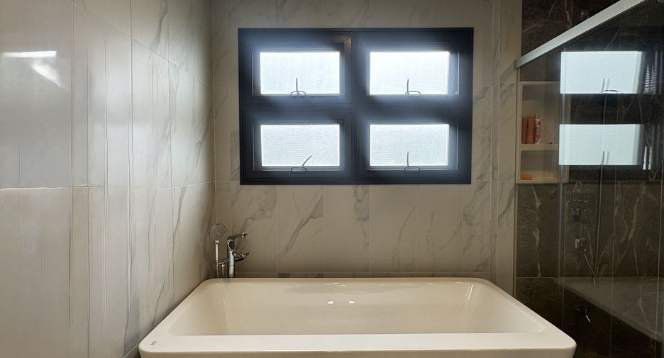 Casa en alquiler de 4 habitaciones en Mueang Phuket, Phuket