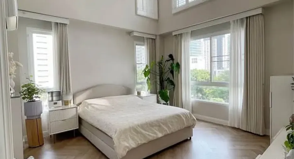 For rent 3 bedrooms condo in Watthana, Bangkok