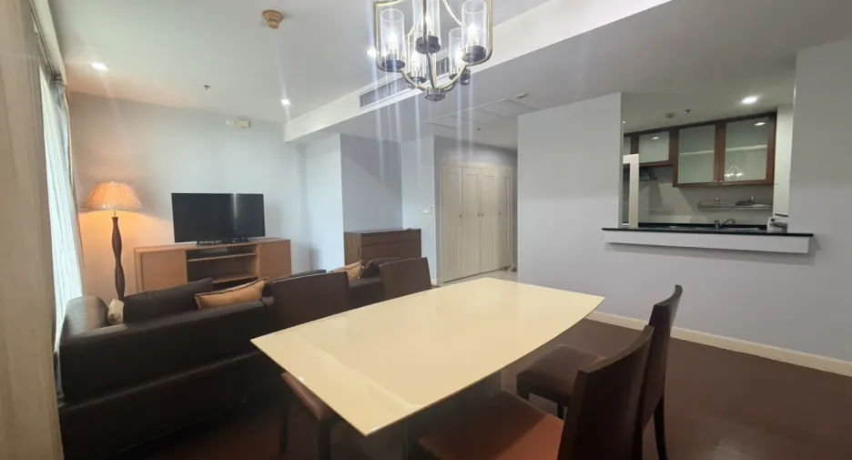 For sale そして for rent 2 ベッドルーム condo in Khlong Toei, Bangkok