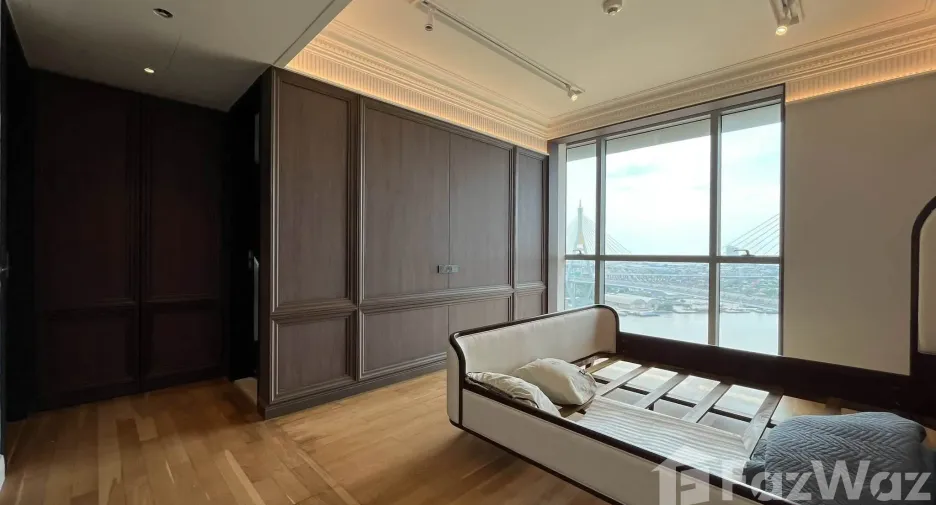 For rent 2 bedrooms condo in Yan Nawa, Bangkok