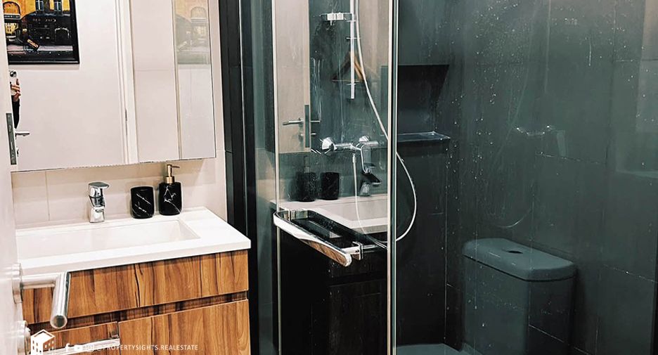 For rent 2 ベッドルーム condo in Watthana, Bangkok