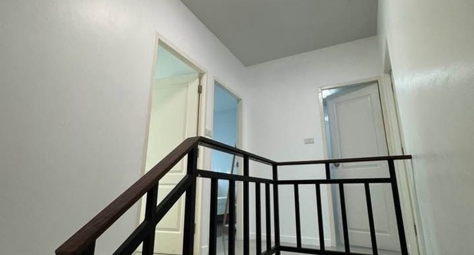 À louer 3 chambres maison à Bang Lamung, Chonburi