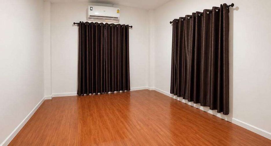 For rent 3 bedrooms house in San Kamphaeng, Chiang Mai