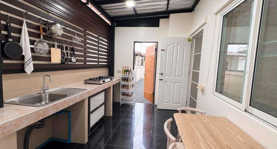 For rent 3 bedrooms house in San Kamphaeng, Chiang Mai
