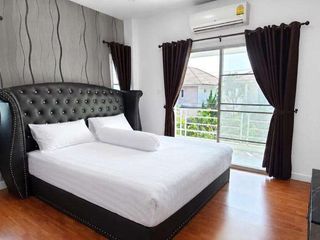 For rent 3 bedrooms house in San Kamphaeng, Chiang Mai