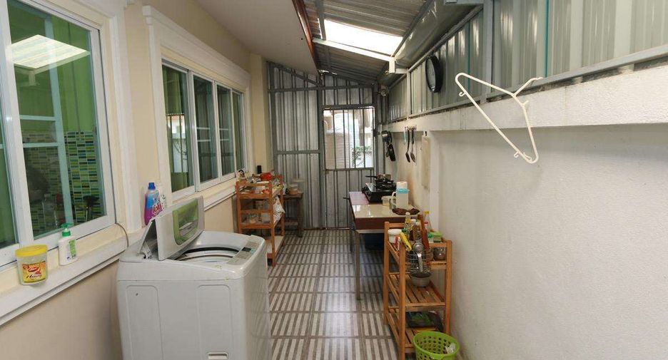 For rent 3 bedrooms house in San Kamphaeng, Chiang Mai