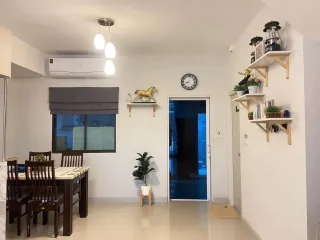 For rent 3 bedrooms townhouse in Saphan Sung, Bangkok