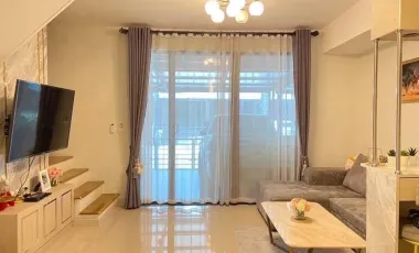 For rent 3 bedrooms townhouse in Saphan Sung, Bangkok