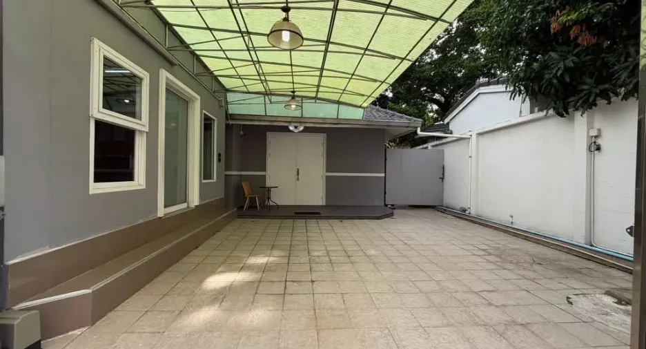 出售 3 卧室 独立屋 在 Phra Khanong, 曼谷