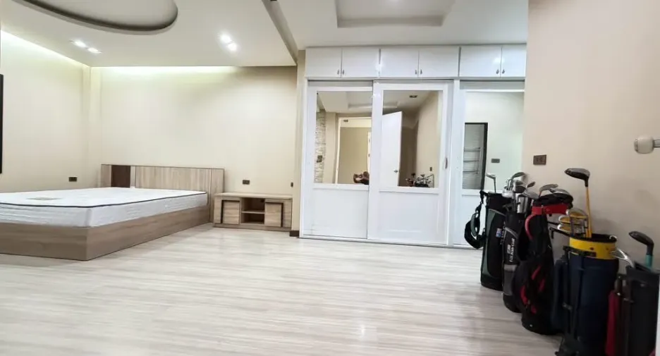 出售 3 卧室 独立屋 在 Phra Khanong, 曼谷