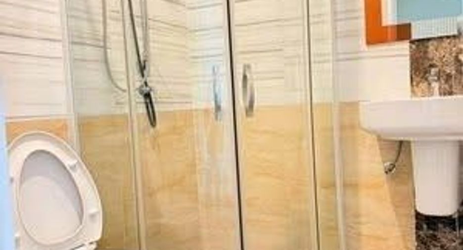 For rent 4 bedrooms townhouse in Prawet, Bangkok