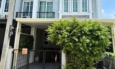 For rent 4 bedrooms townhouse in Prawet, Bangkok