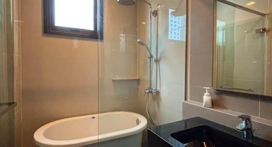 For rent 1 bed condo in Khlong Toei, Bangkok