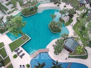 For rent 3 bedrooms condo in Huai Khwang, Bangkok