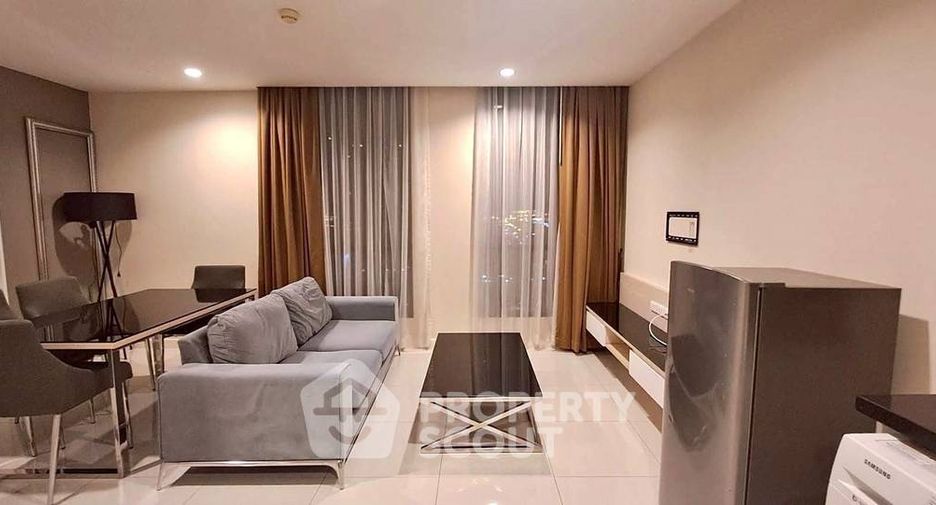 À louer 2 chambres condo à Watthana, Bangkok