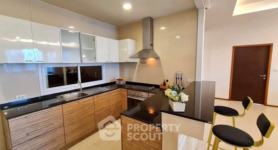 Apartamento en alquiler de 3 habitaciones en Watthana, Bangkok