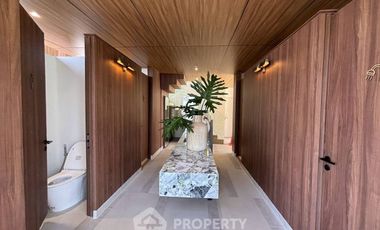 For rent 2 bedrooms condo in Sathon, Bangkok