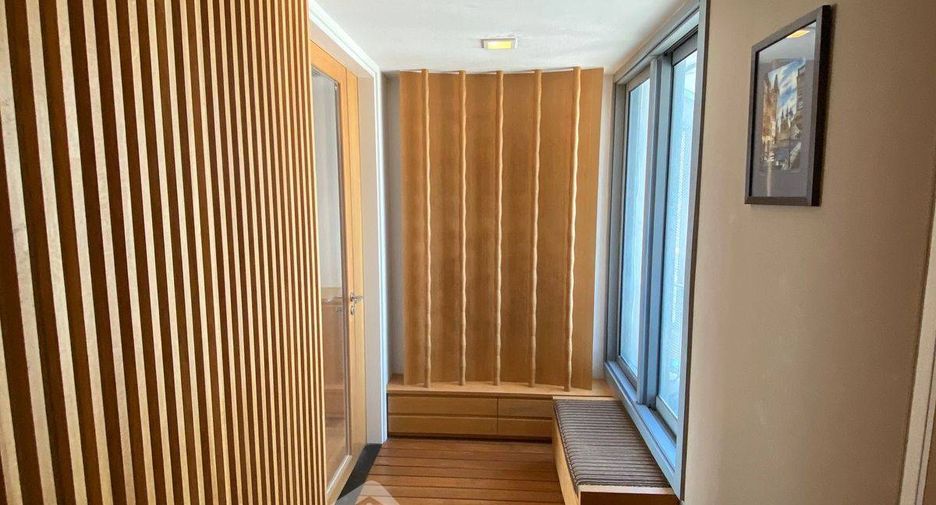 For rent 2 bedrooms condo in Yan Nawa, Bangkok