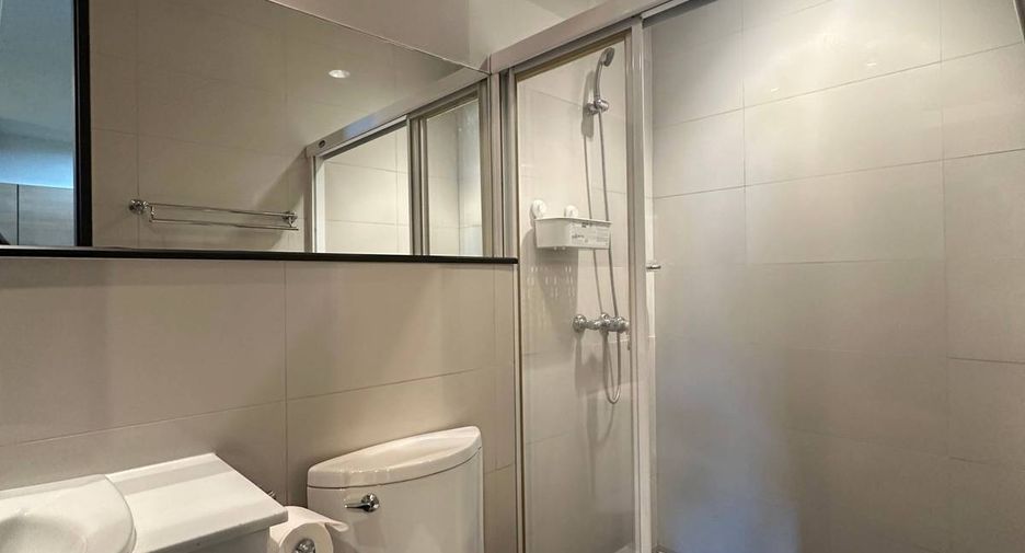 Wohnung zur Miete mit 2 Zimmer in Pathum Wan, Bangkok