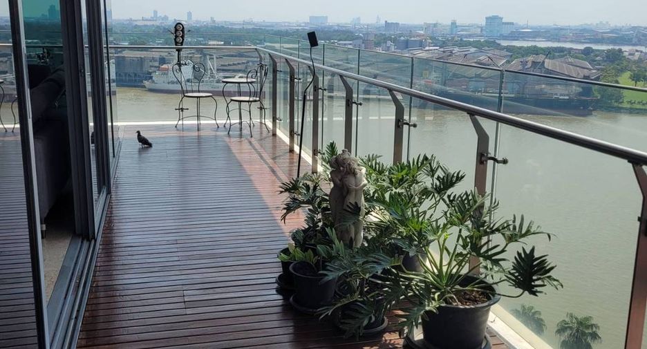 For rent 3 bedrooms condo in Yan Nawa, Bangkok
