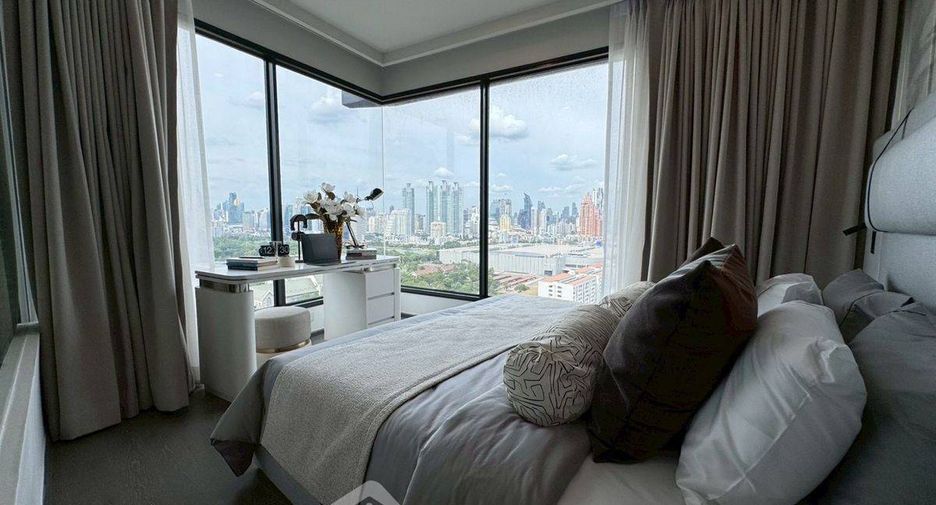 For rent 3 bedrooms condo in Khlong Toei, Bangkok