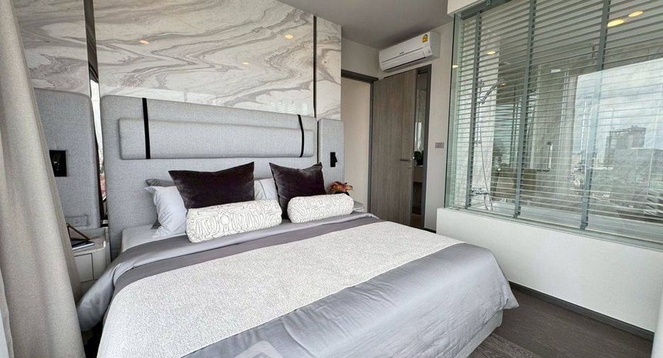 For rent 3 bedrooms condo in Khlong Toei, Bangkok