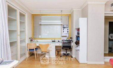 For rent 3 bedrooms condo in Pathum Wan, Bangkok