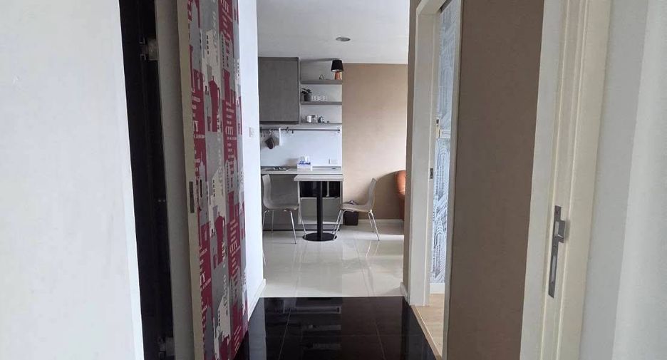 For rent 2 bedrooms condo in Phra Khanong, Bangkok