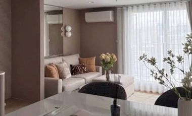 For rent 2 bedrooms condo in Bang Rak, Bangkok
