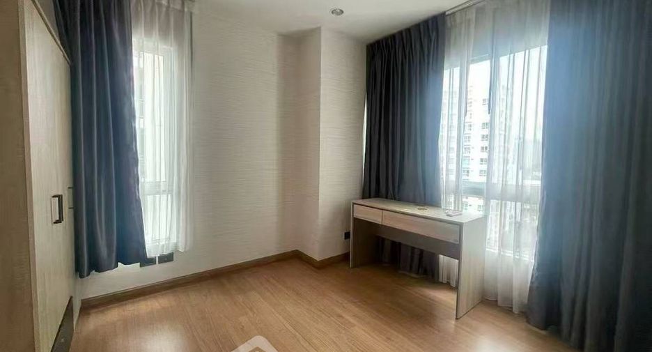 For rent 2 bedrooms condo in Huai Khwang, Bangkok