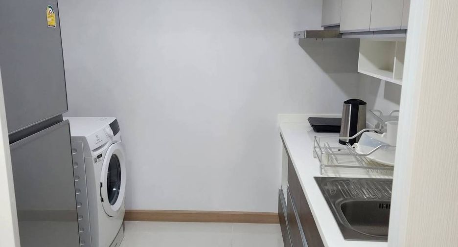 For rent 2 bedrooms condo in Yan Nawa, Bangkok
