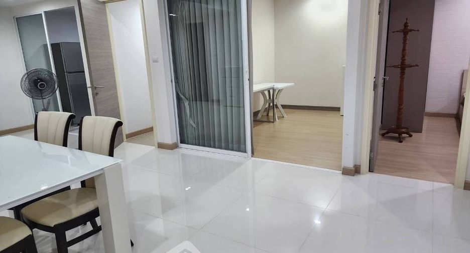 For rent 2 bedrooms condo in Yan Nawa, Bangkok