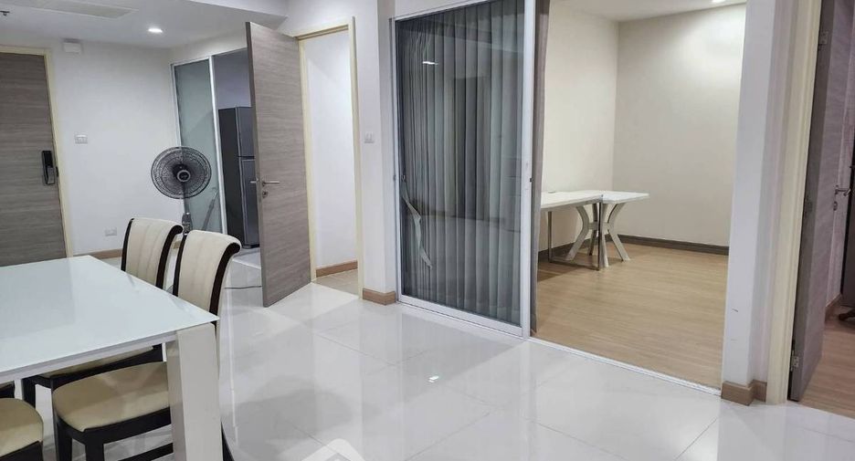 For rent 2 bedrooms condo in Yan Nawa, Bangkok