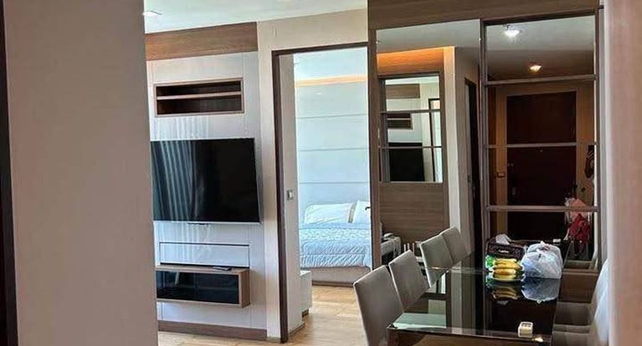 For rent 2 bedrooms condo in Watthana, Bangkok