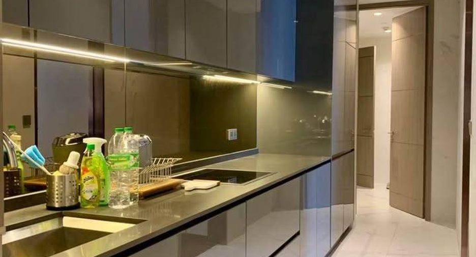 For rent 2 bedrooms condo in Khlong Toei, Bangkok