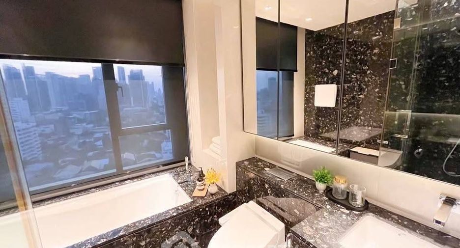 For rent 2 bedrooms condo in Khlong Toei, Bangkok