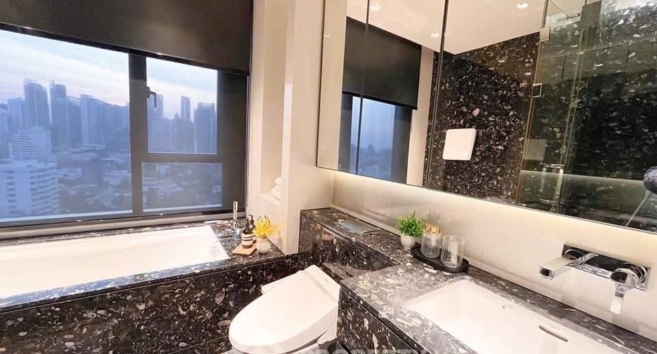 For rent 2 bedrooms condo in Khlong Toei, Bangkok