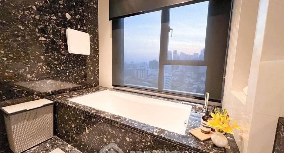 For rent 2 bedrooms condo in Khlong Toei, Bangkok