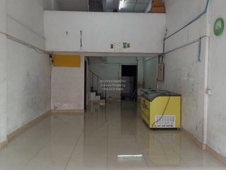 À vendre 1 chambre local commercial à Krathum Baen, Samut Sakhon