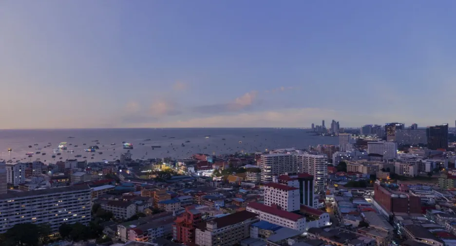 Продажа 4 спальни кондо в Банг Ламунг, Чонбури