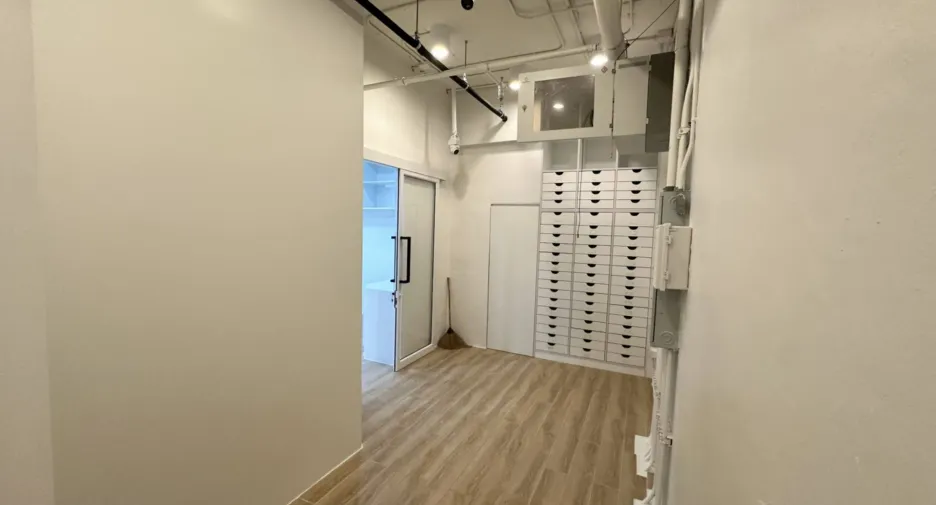 Büro zum Kauf und zur Miete in Bang Na, Bangkok