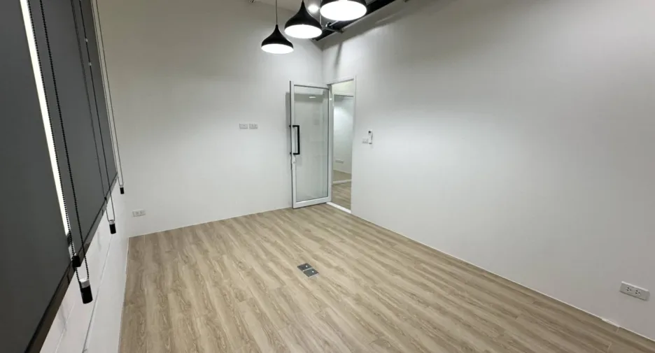 Büro zum Kauf und zur Miete in Bang Na, Bangkok
