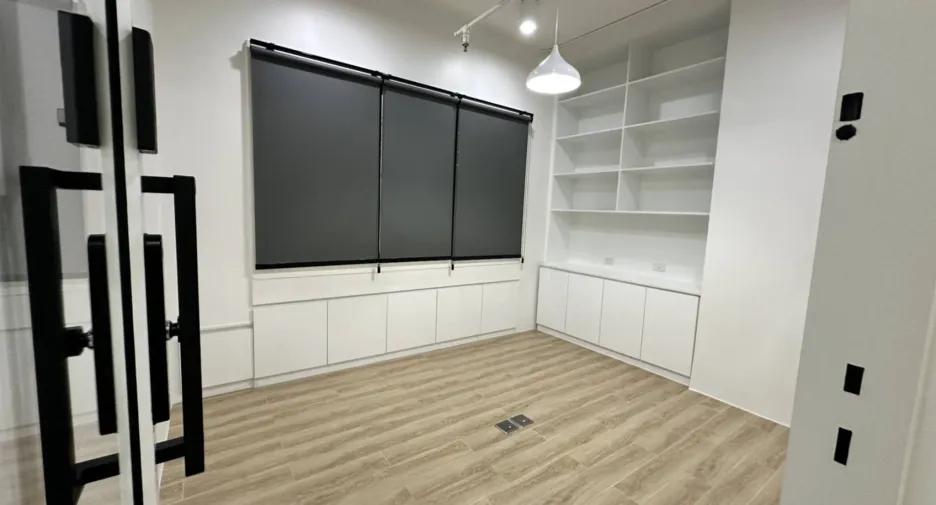 Büro zum Kauf und zur Miete in Bang Na, Bangkok