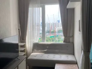 À louer studio condo à Huai Khwang, Bangkok
