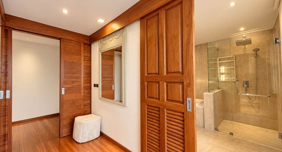 À louer 4 chambres villa à Mueang Phuket, Phuket